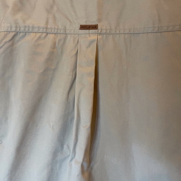 Mossy Oak khaki with camouflage patch short sleeve, button down, collared shirt. - Picture 4 of 7